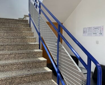 Handrail / Ladder